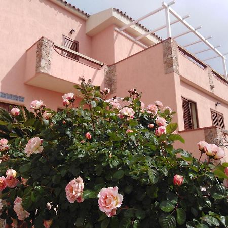 The Roses Garden Bed and Breakfast La Maddalena  Eksteriør billede